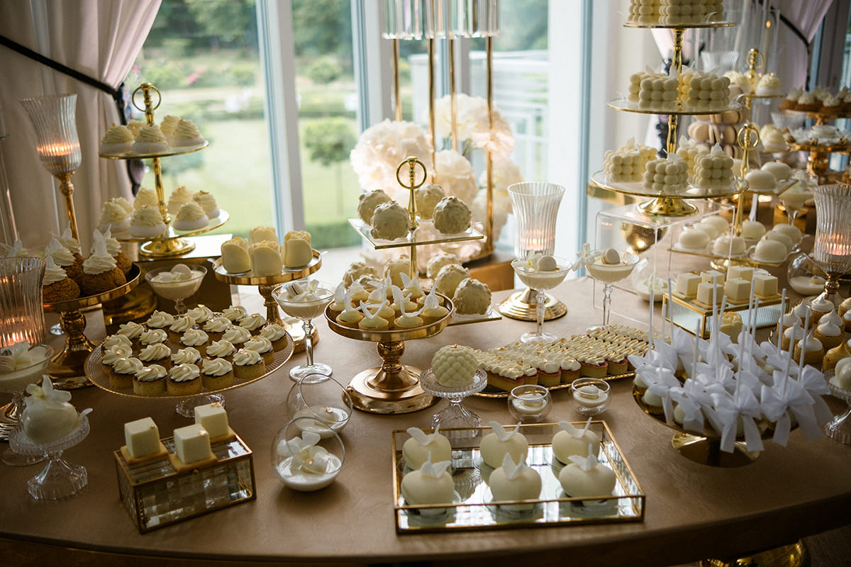 zdjęcia ślubne fotografia ślubna elegancki klasyczny glamour ślub Pałac Mała Wieś 5czwartych Agnieszka Rusinowska