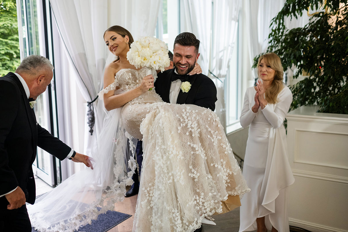 zdjęcia ślubne fotografia ślubna elegancki klasyczny glamour ślub Pałac Mała Wieś 5czwartych Agnieszka Rusinowska