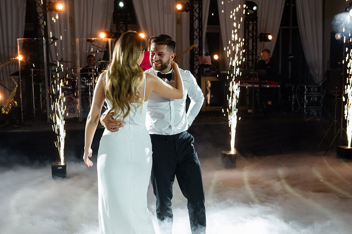 zdjęcia ślubne fotografia ślubna elegancki klasyczny glamour ślub Pałac Mała Wieś 5czwartych Agnieszka Rusinowska