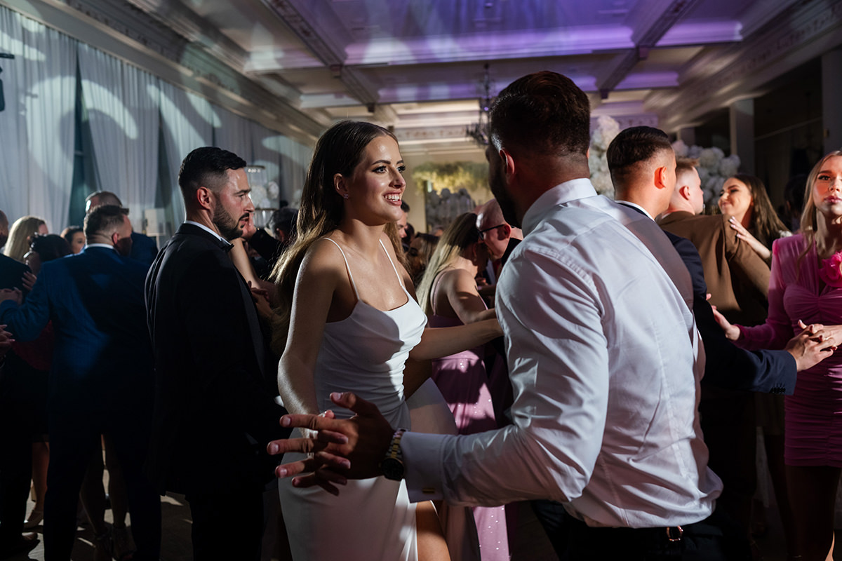 zdjęcia ślubne fotografia ślubna elegancki klasyczny glamour ślub Pałac Mała Wieś 5czwartych Agnieszka Rusinowska