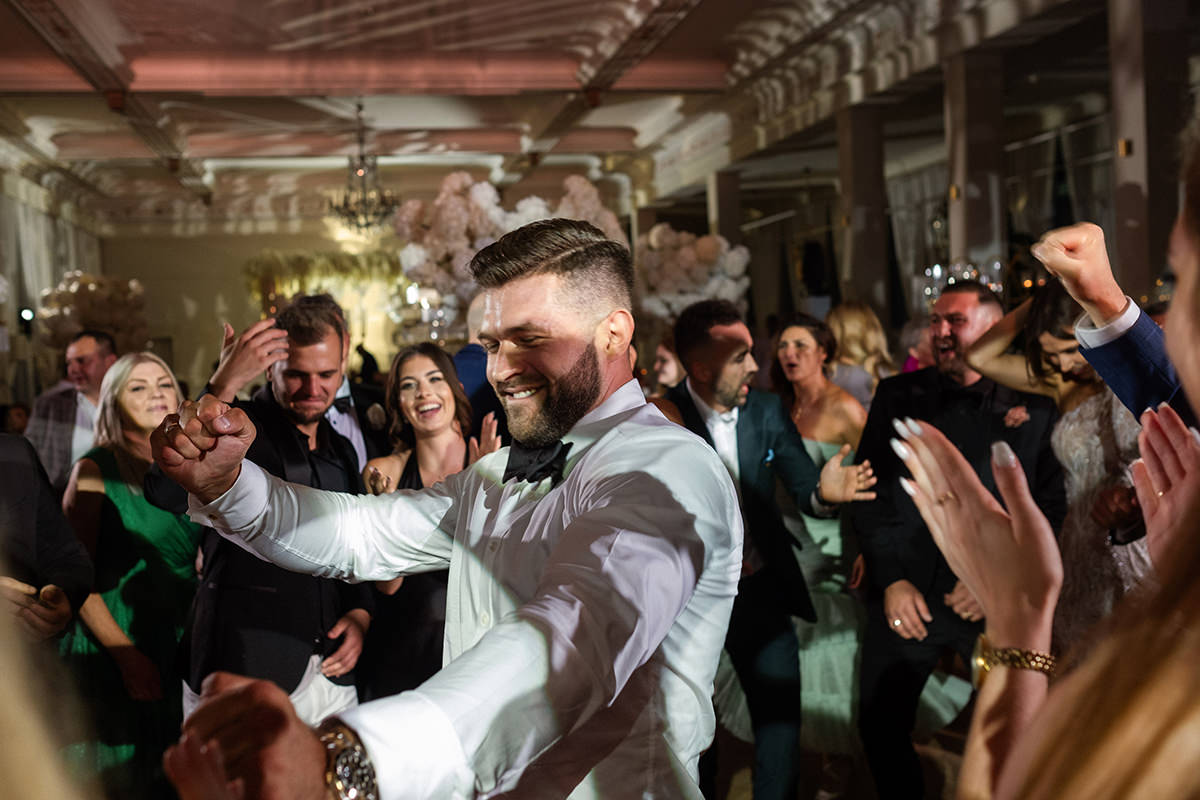 zdjęcia ślubne fotografia ślubna elegancki klasyczny glamour ślub Pałac Mała Wieś 5czwartych Agnieszka Rusinowska