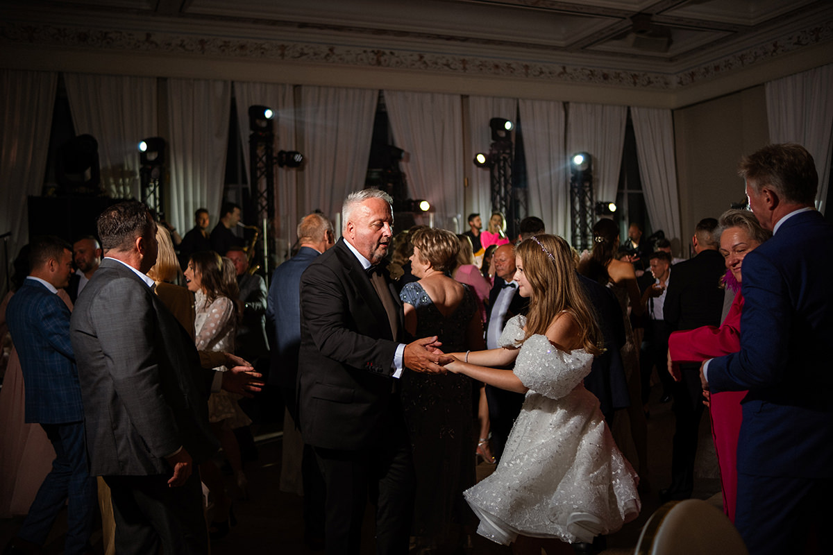zdjęcia ślubne fotografia ślubna elegancki klasyczny glamour ślub Pałac Mała Wieś 5czwartych Agnieszka Rusinowska