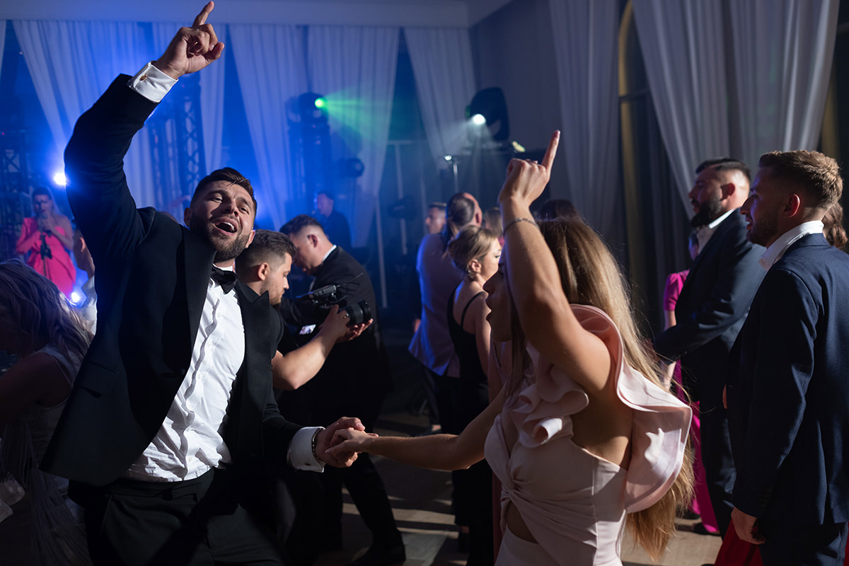 zdjęcia ślubne fotografia ślubna elegancki klasyczny glamour ślub Pałac Mała Wieś 5czwartych Agnieszka Rusinowska